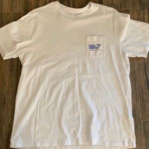 Vineyard Vines T shirt like new